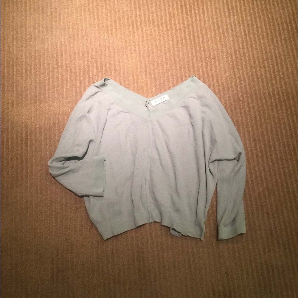 Light blue v neck cropped sweater