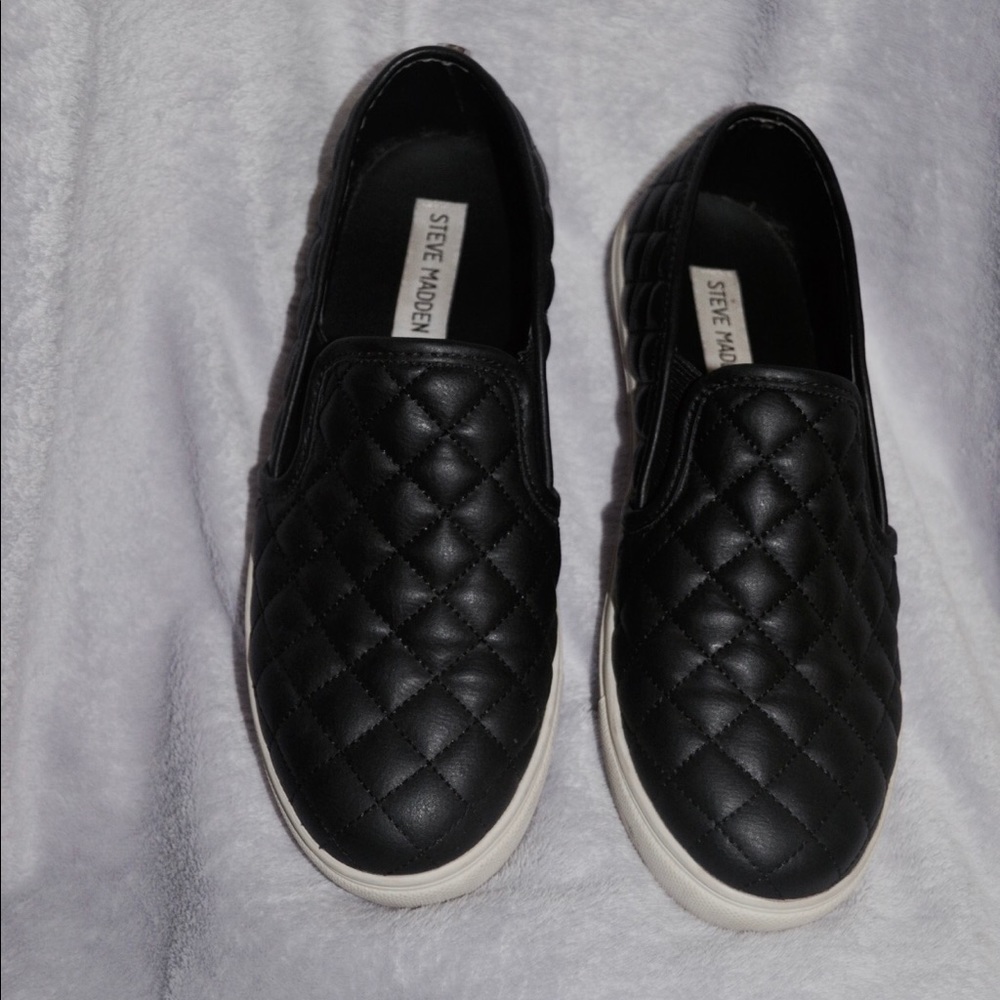 Black Steve Madden slip on sneakers