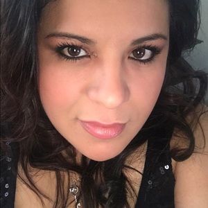 Meet your Posher, Juana