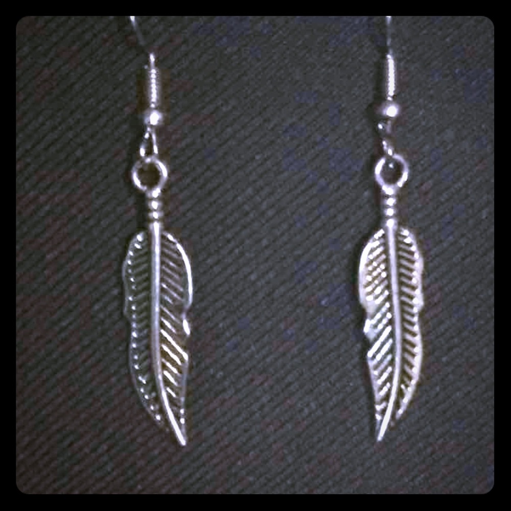 ❌SOLD❌✨3 FOR $10✨ Brand New Silver Leaf Dangle Earrings