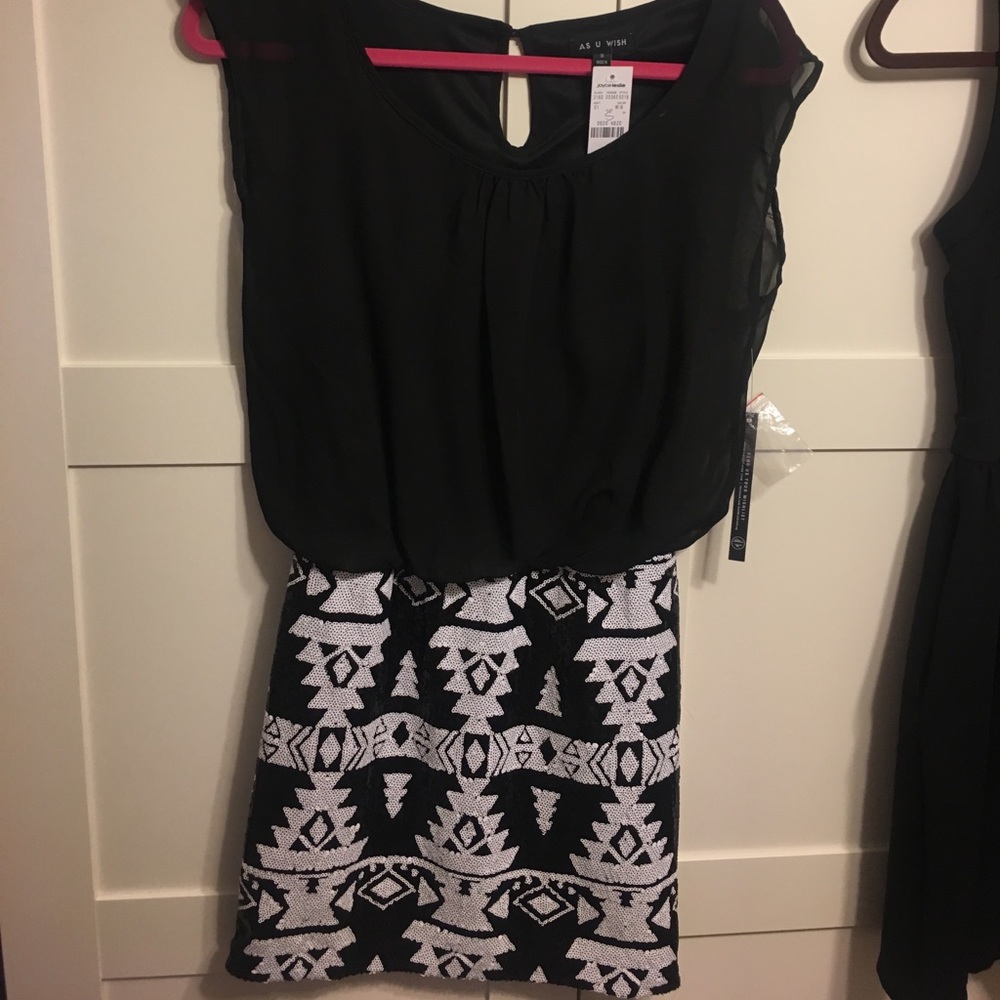 Black & white dress w sequin Aztec pattern skirt