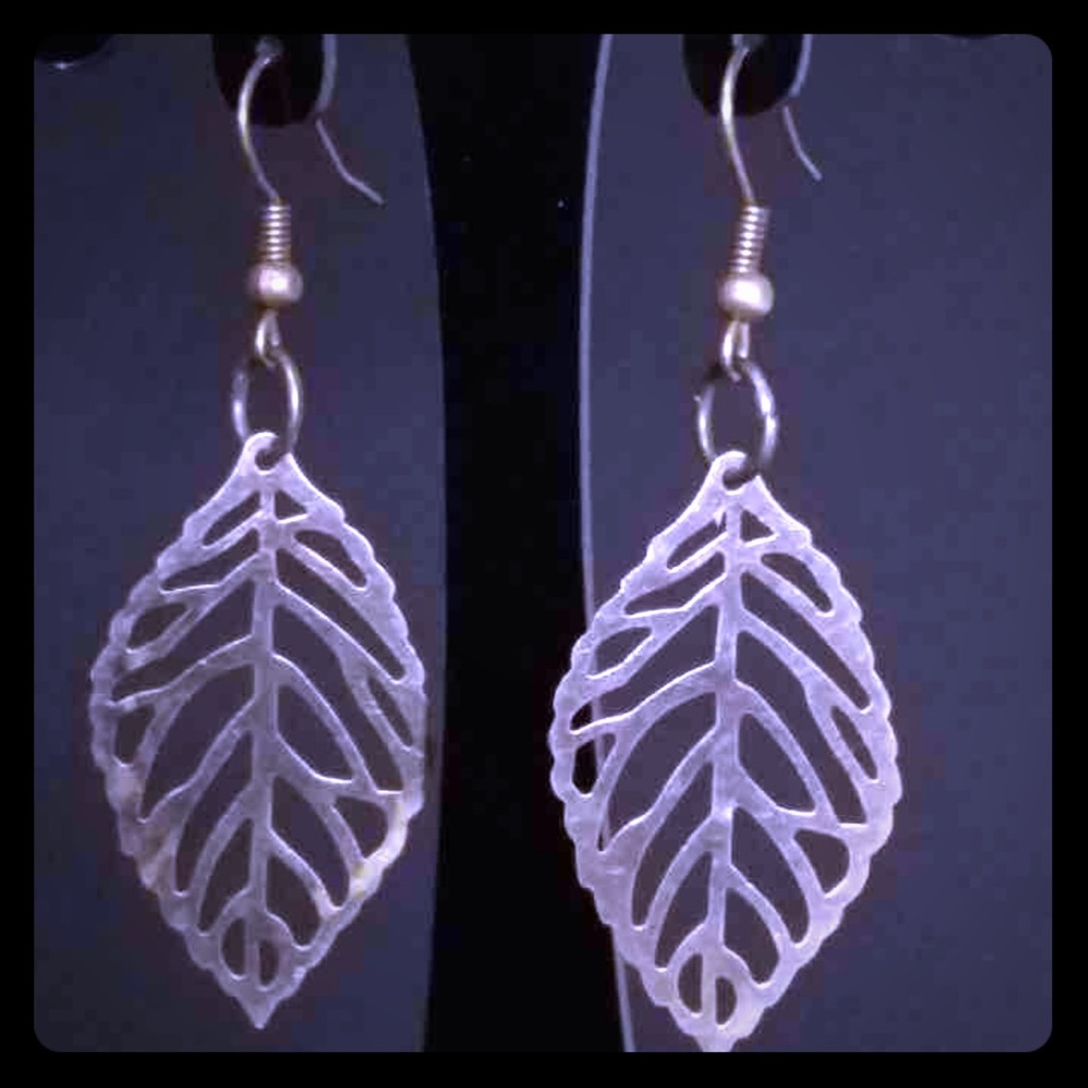 ✨3 FOR $10✨ Brand New Bronze Leaf Dangle Earrings