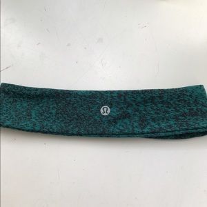 Green and black Lulu Lemon headband