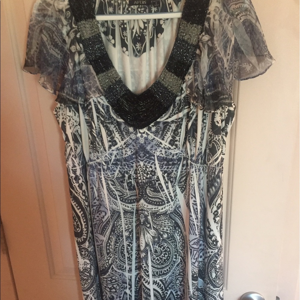 Apt 9 soft flowy dress with bling around the neck