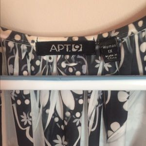 Apt. 9 Dresses - Apt 9 soft flowy dress with bling around the neck Apt. 9 Dresses - Apt 9 soft flowy dress with bling around the neck