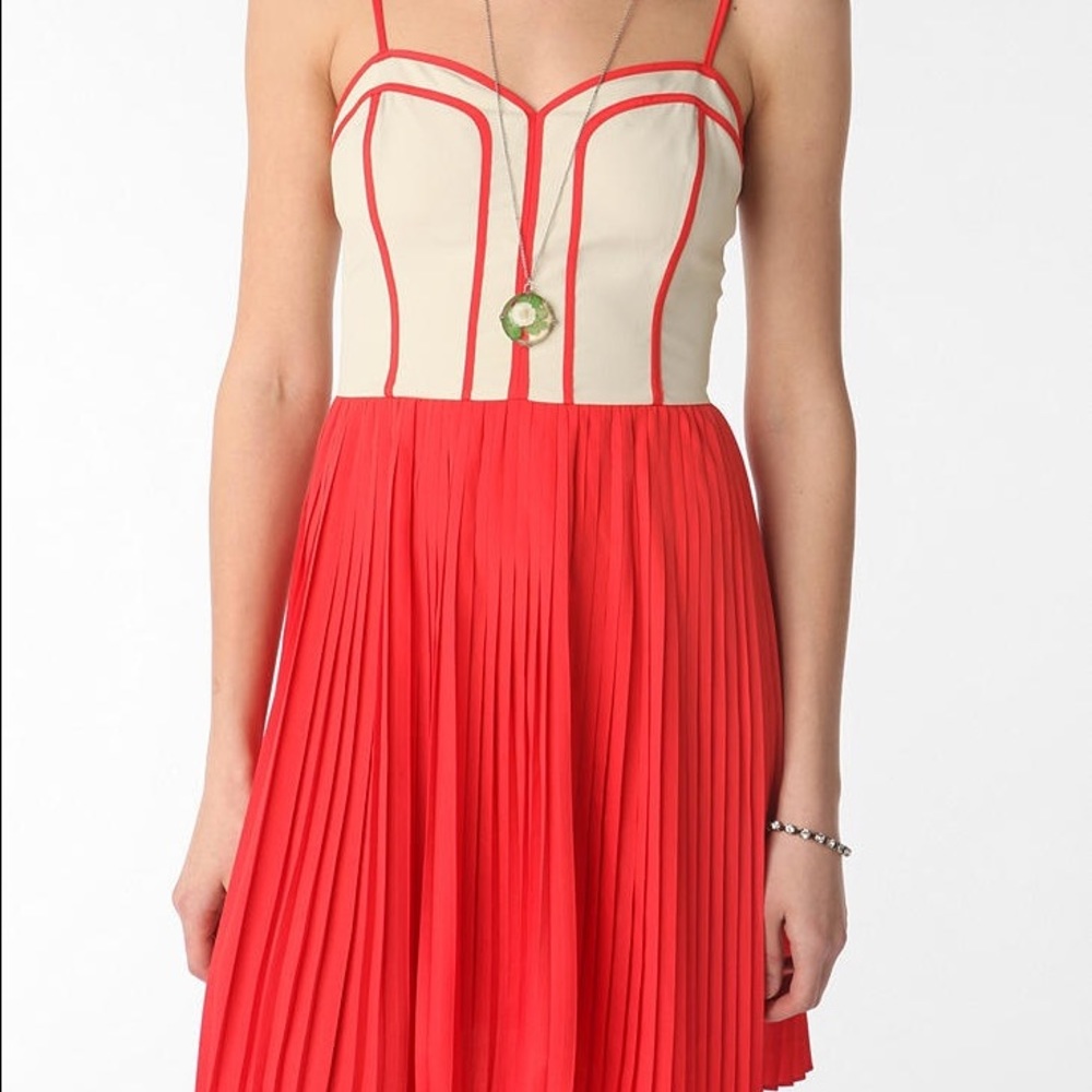 👗 Coral Pleated Dress 👗