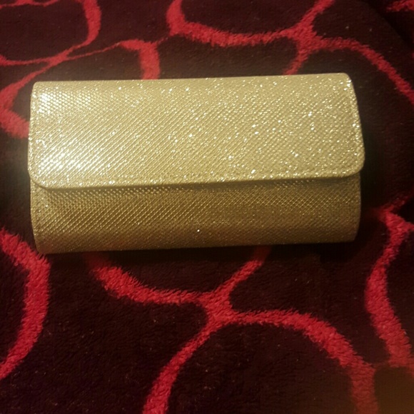 Silver Clutch - Picture 2 of 4