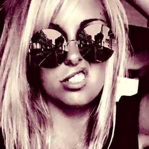 Meet your Posher, Mathilde