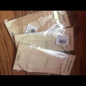 Lace footies yellow pink beige