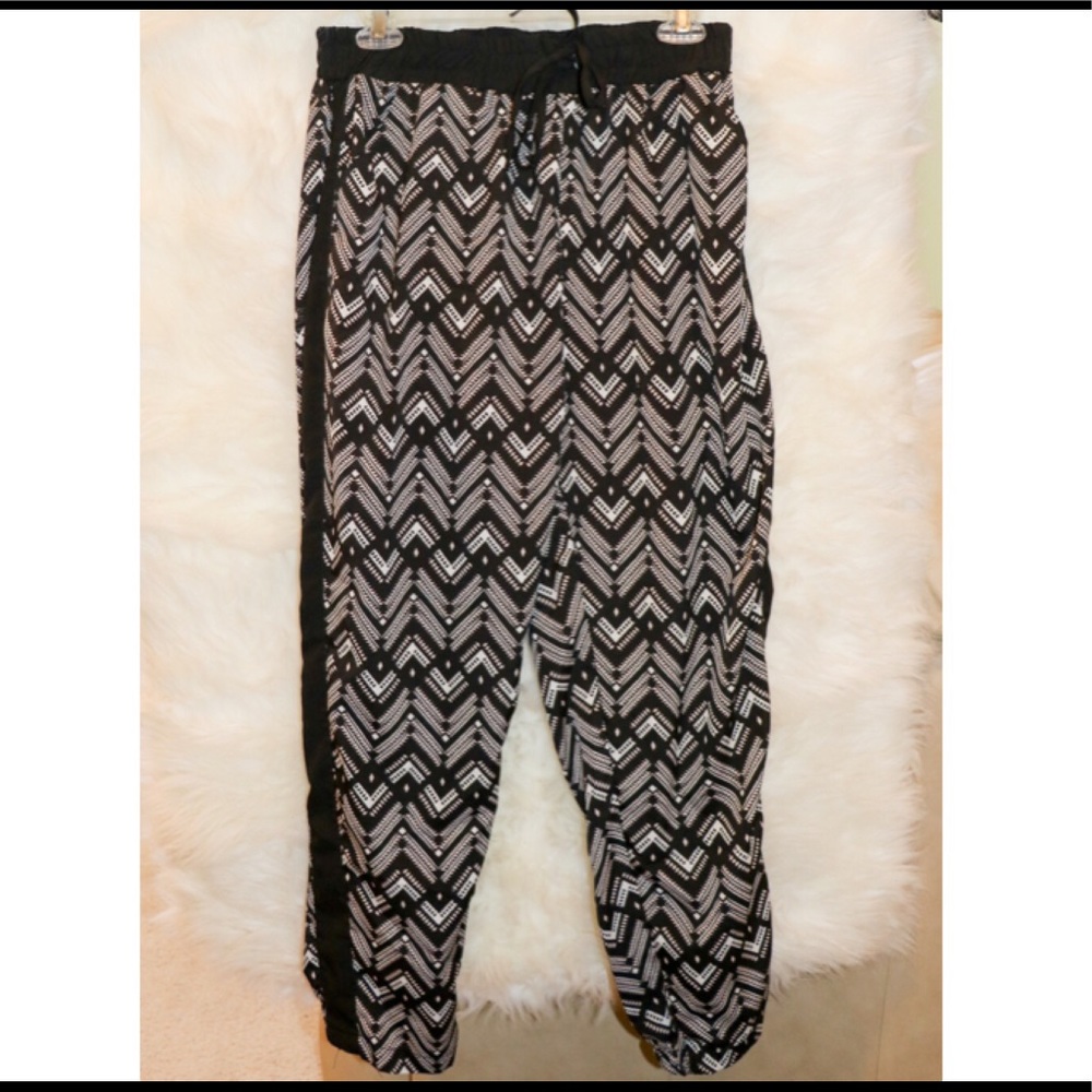 Lightweight parachute pants
