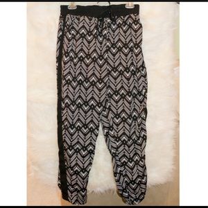 Lightweight parachute pants