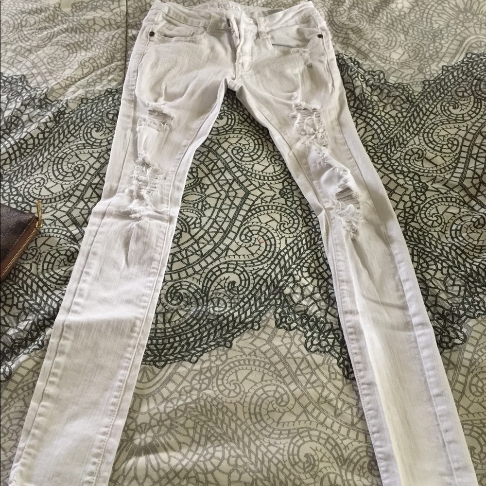 Machine destroyed skinny jeans