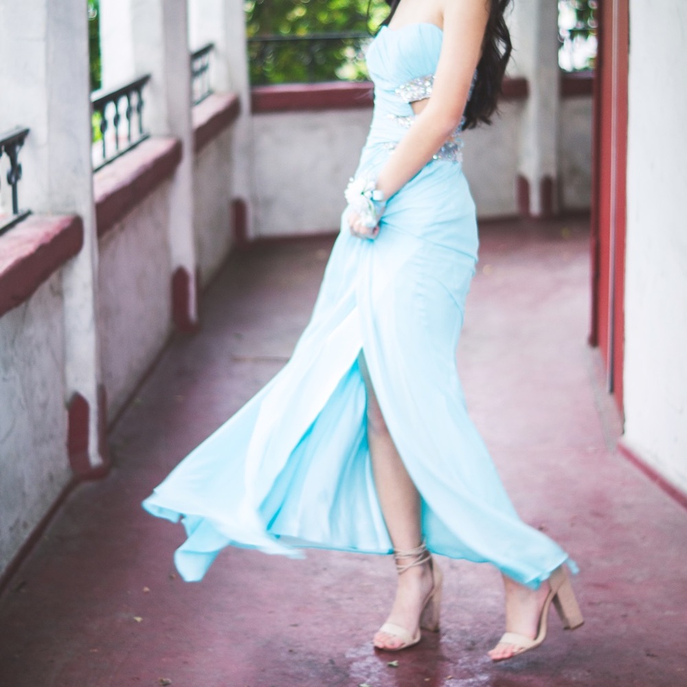 aqua blue prom dress! super cute