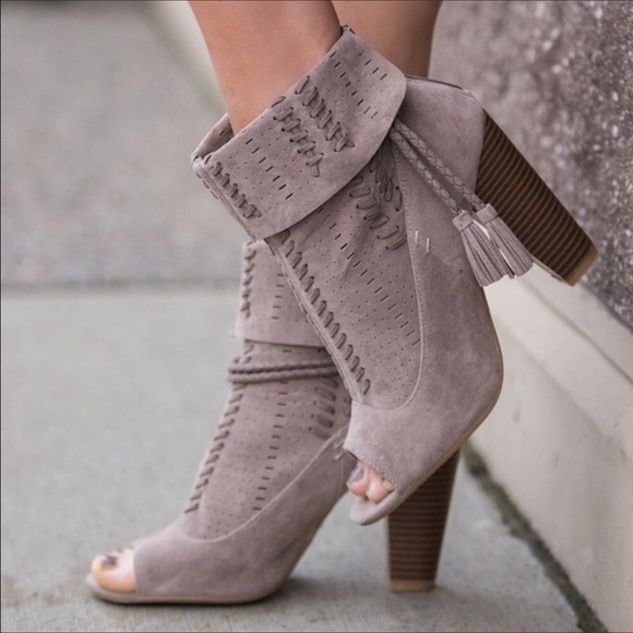 ❗️mark down Taupe Perforated Suede Cuff Tassel-tie - Picture 4 of 5