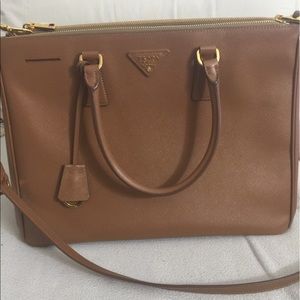 Prada saffiano lux tote