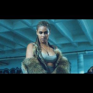 Meet your Posher, Ninie