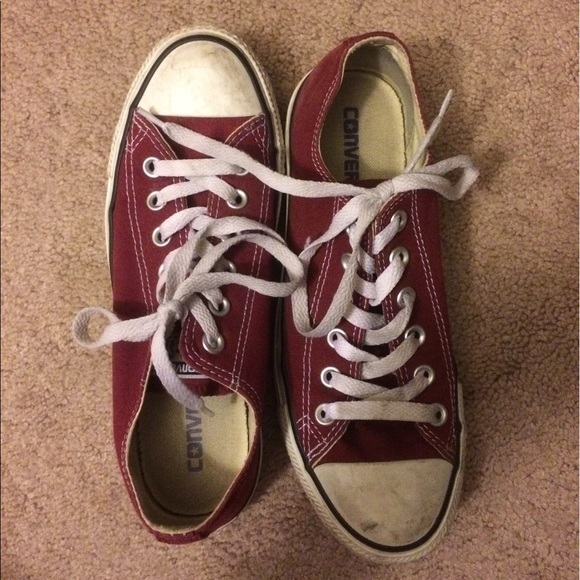 Maroon Lo-Top Converse - Picture 3 of 4