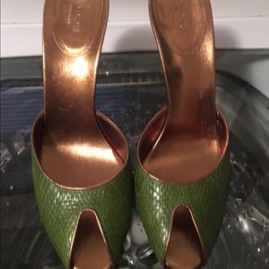 GUCCI Green And Gold Heels
