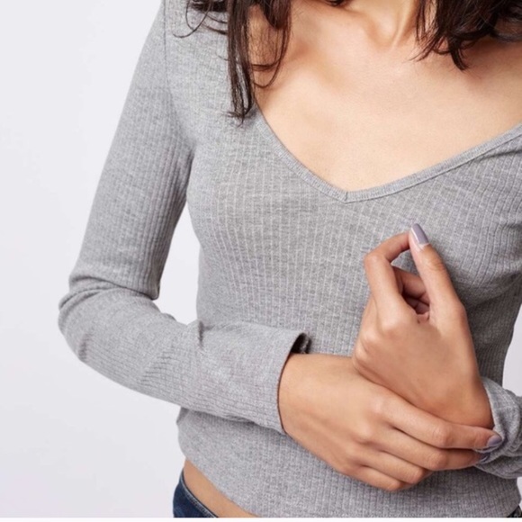 Topshop Grey Gray Ribbed V Neck Crop Top - Picture 2 of 5