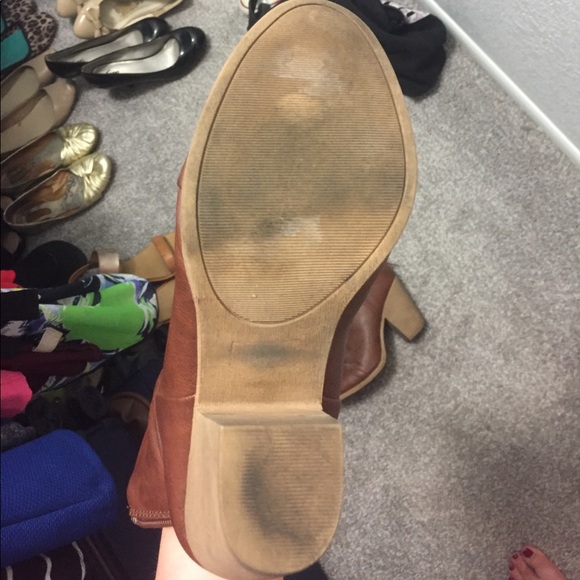 Brown Leather Heeled Booties - Picture 2 of 3