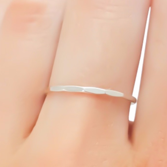 925 Sterling Silver Faceted Stacking Ring - Picture 2 of 4