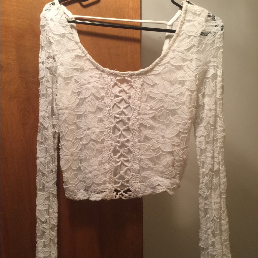 Lace long sleeve crop top