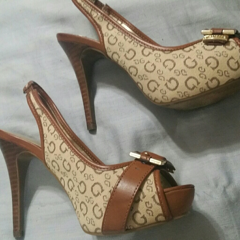 Guess black and tan heels