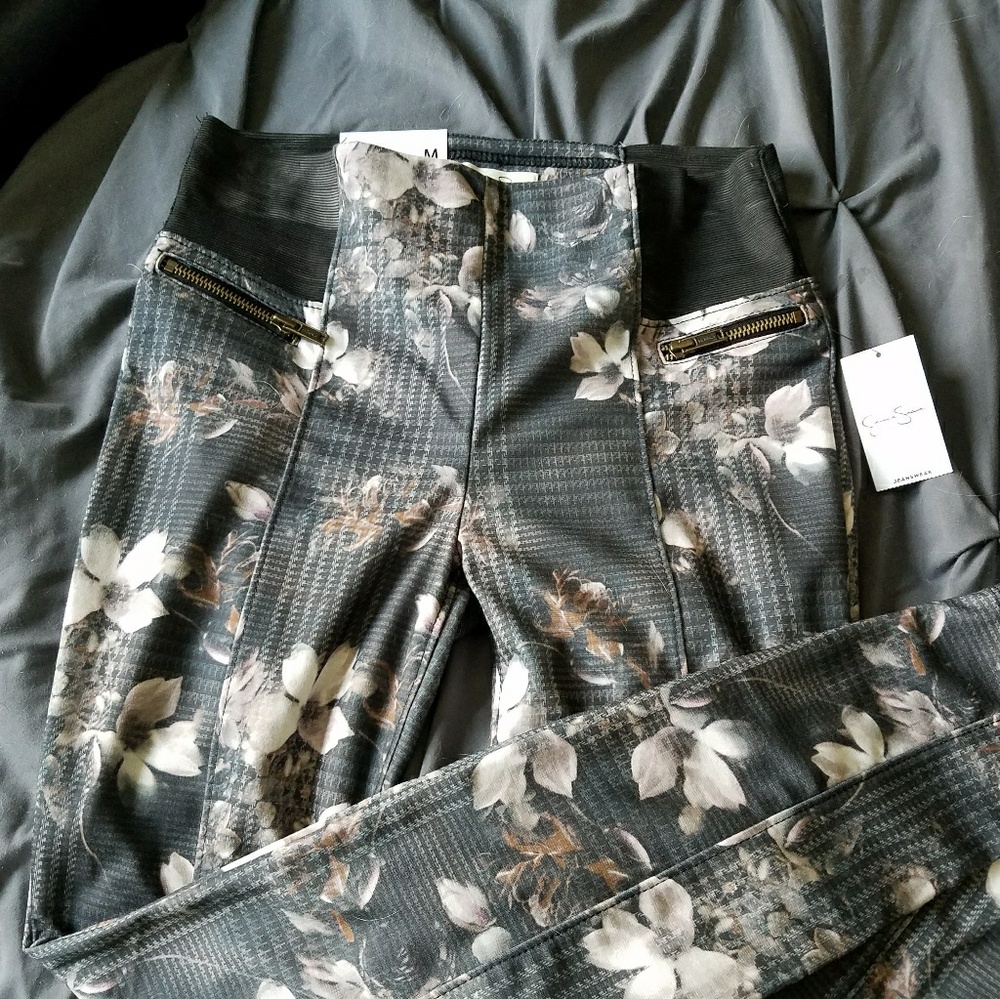 Stretchy skinny leg floral pants