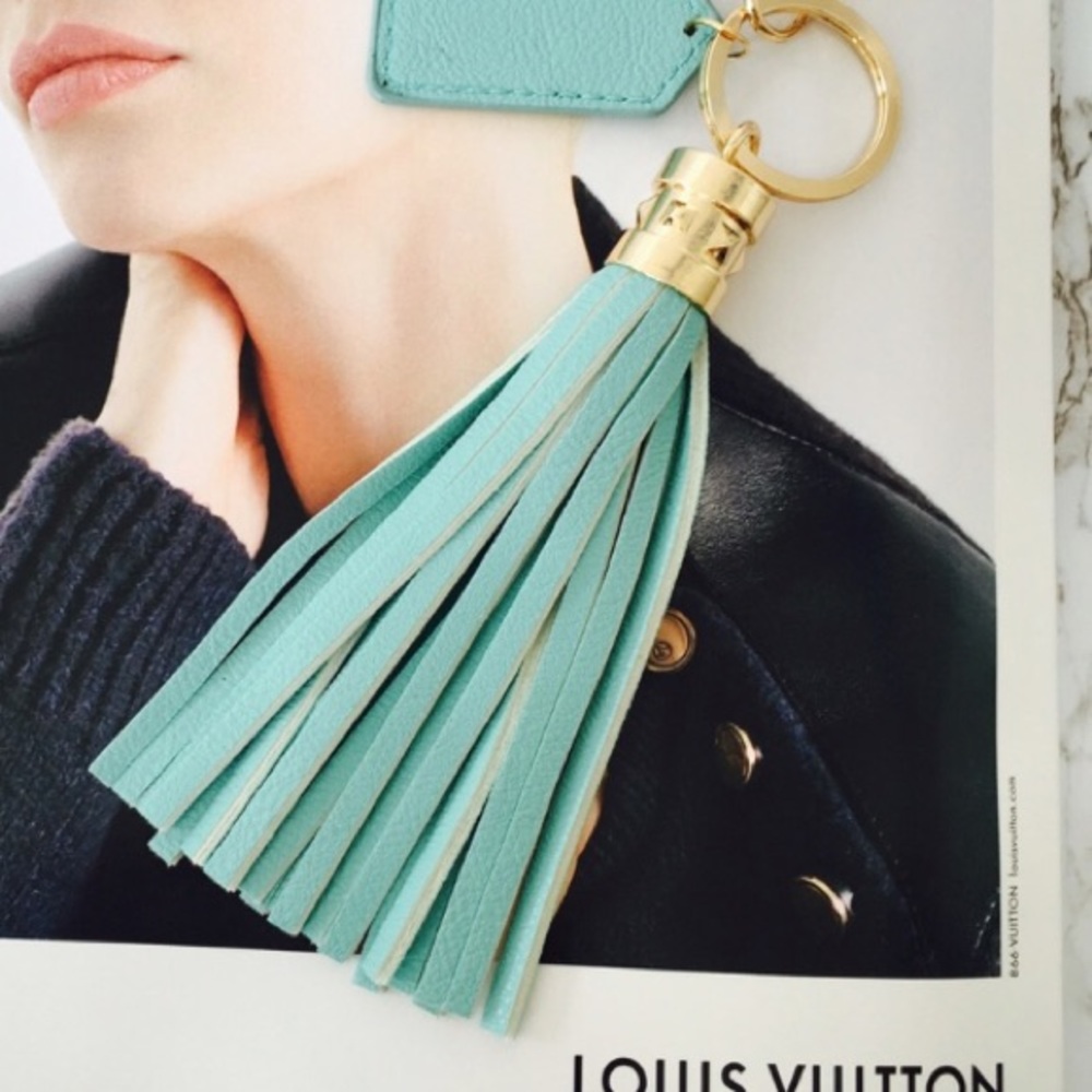Two Baby Blue Leather Keychains for @lindaschoeny - Picture 2 of 3