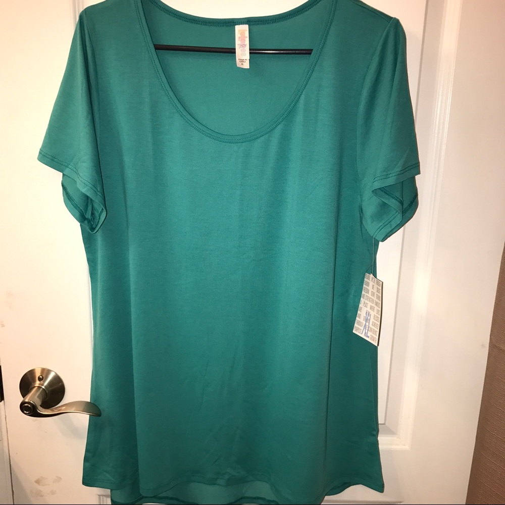 Lularoe BNWT solid XL Classic