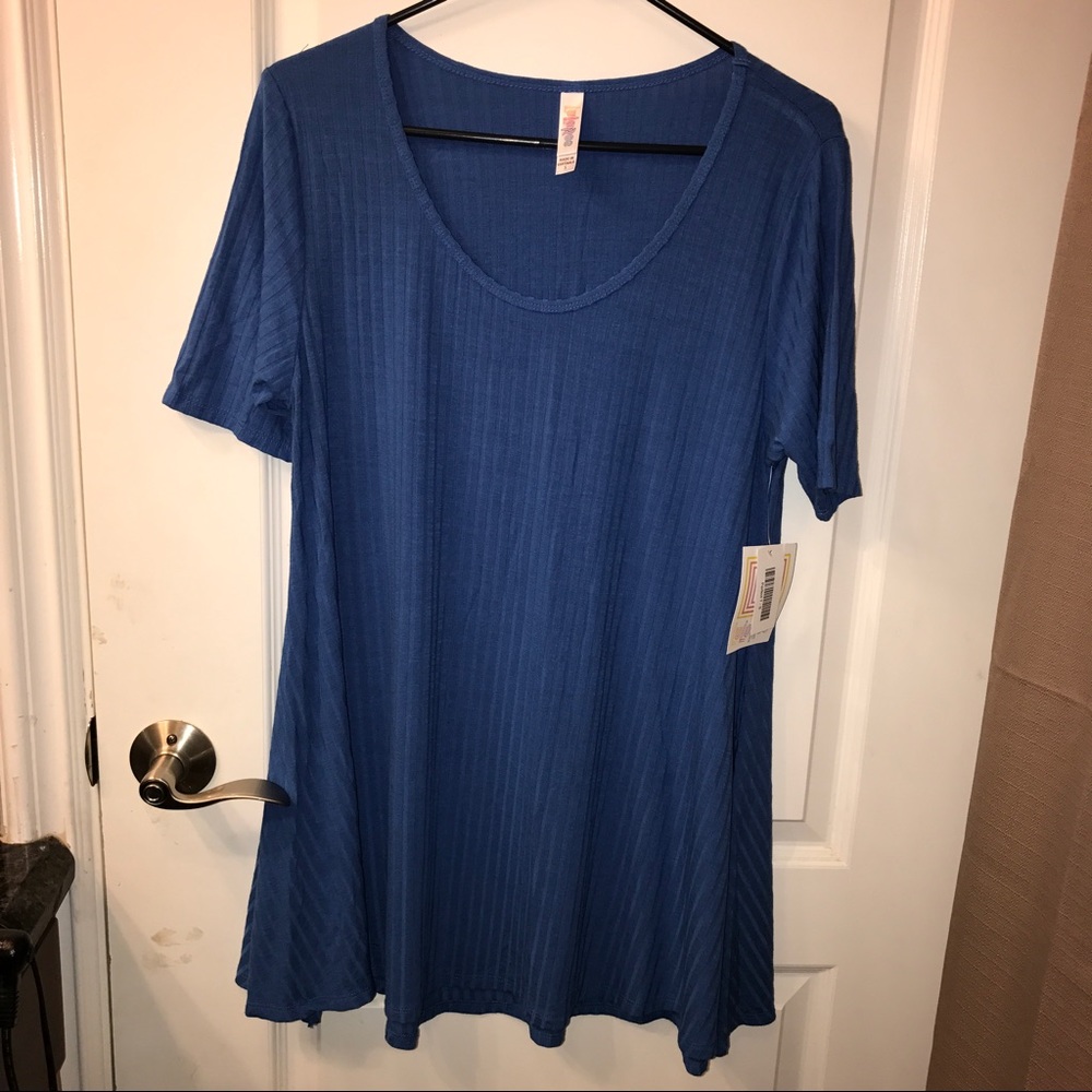 Lularoe BNWT solid ribbed S Perfect tee