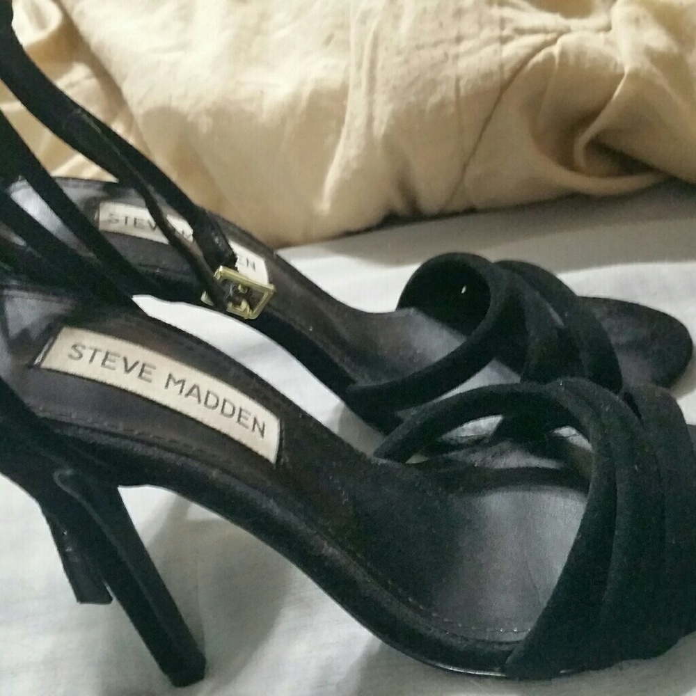 Black leather 2-3 inch heels