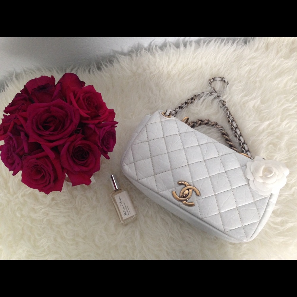 CHANEL Classic Flap Shoulder Bag