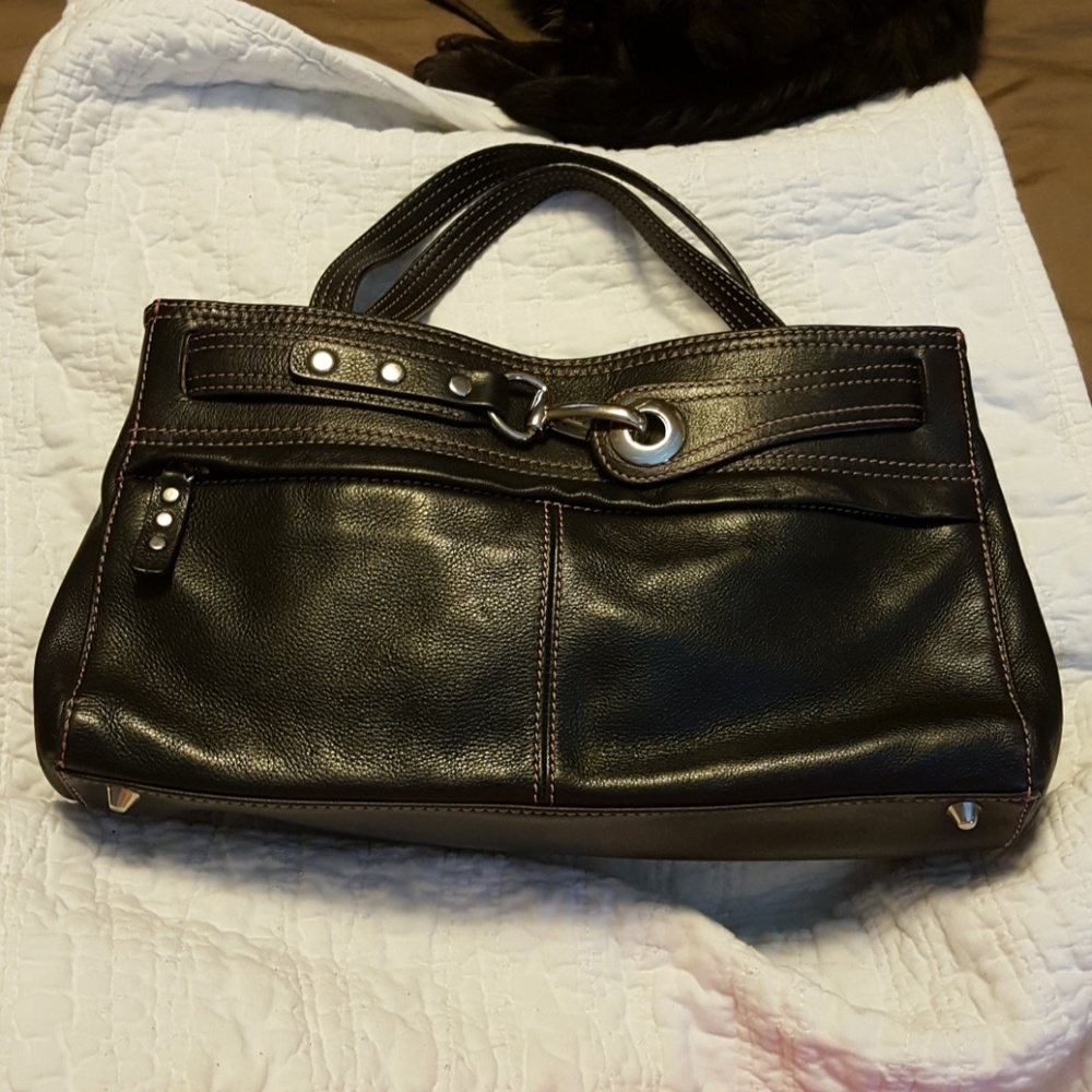 RolfsBlack genuineleather bag with pink stitching