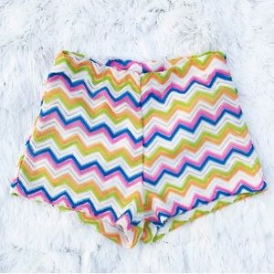 Groovy, funky hippie inspired high waist short! 🌼