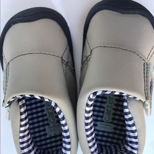Carters shoes, size 2, EUC