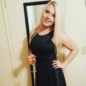 Meet your Posher, Cierra