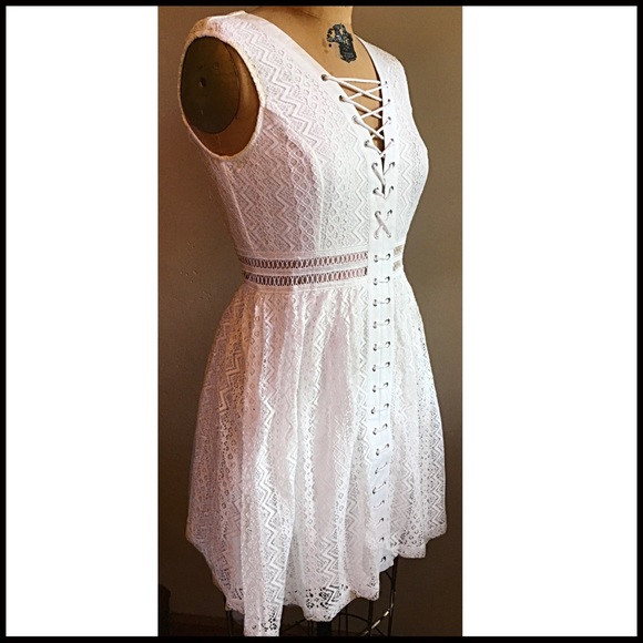 Lace Inspired Dress - Picture 2 of 8