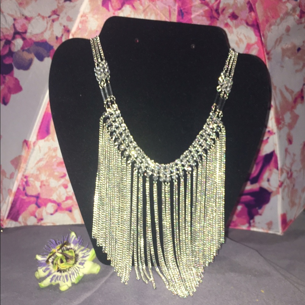 GUESS Statement Necklace.  NWT