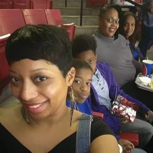 Meet your Posher, Maxine