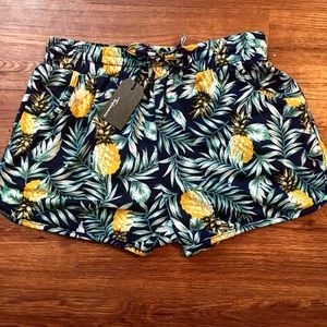 ✨ONE LEFT🍍SUPER COMFORTABLE PINEAPPLE SHORTS🍍
