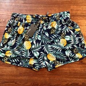 ✨ONE LEFT✨🍍NAVY BLUE PINEAPPLE SHORTS🍍