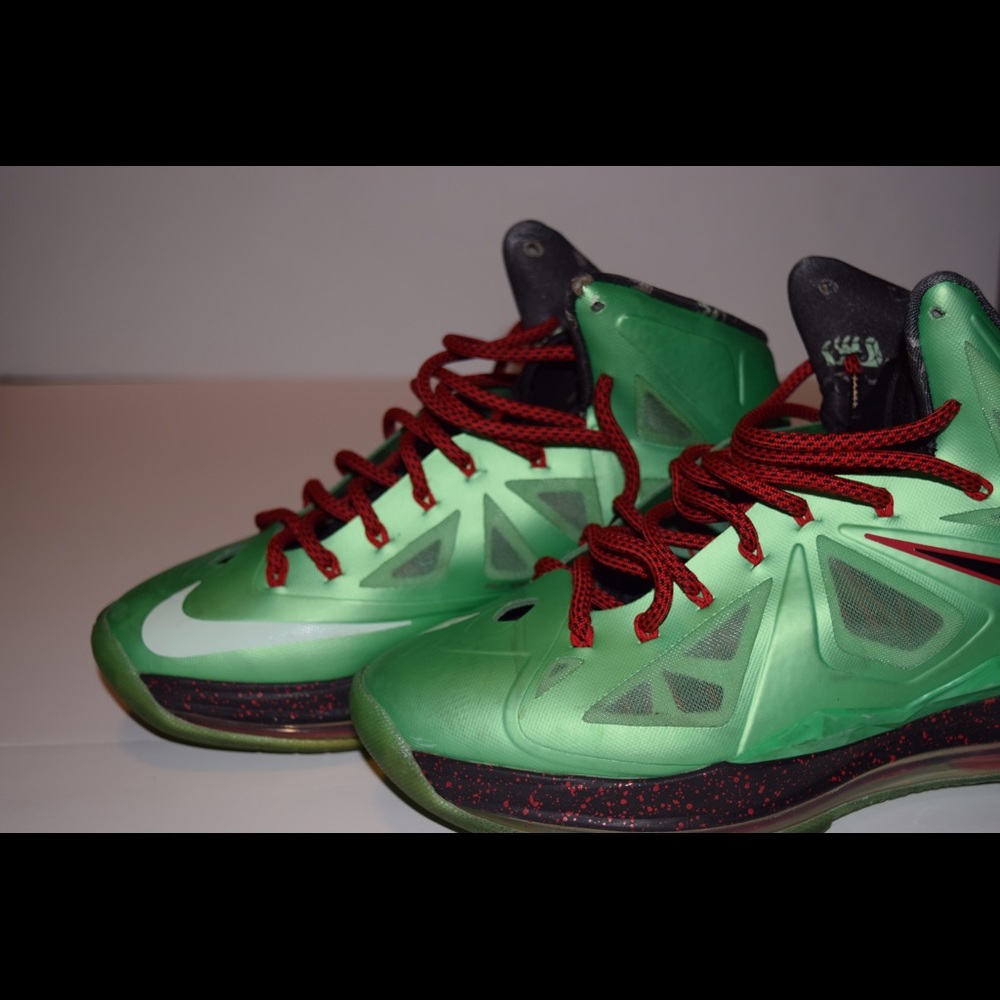 Lebron 10's (Christmas edition)