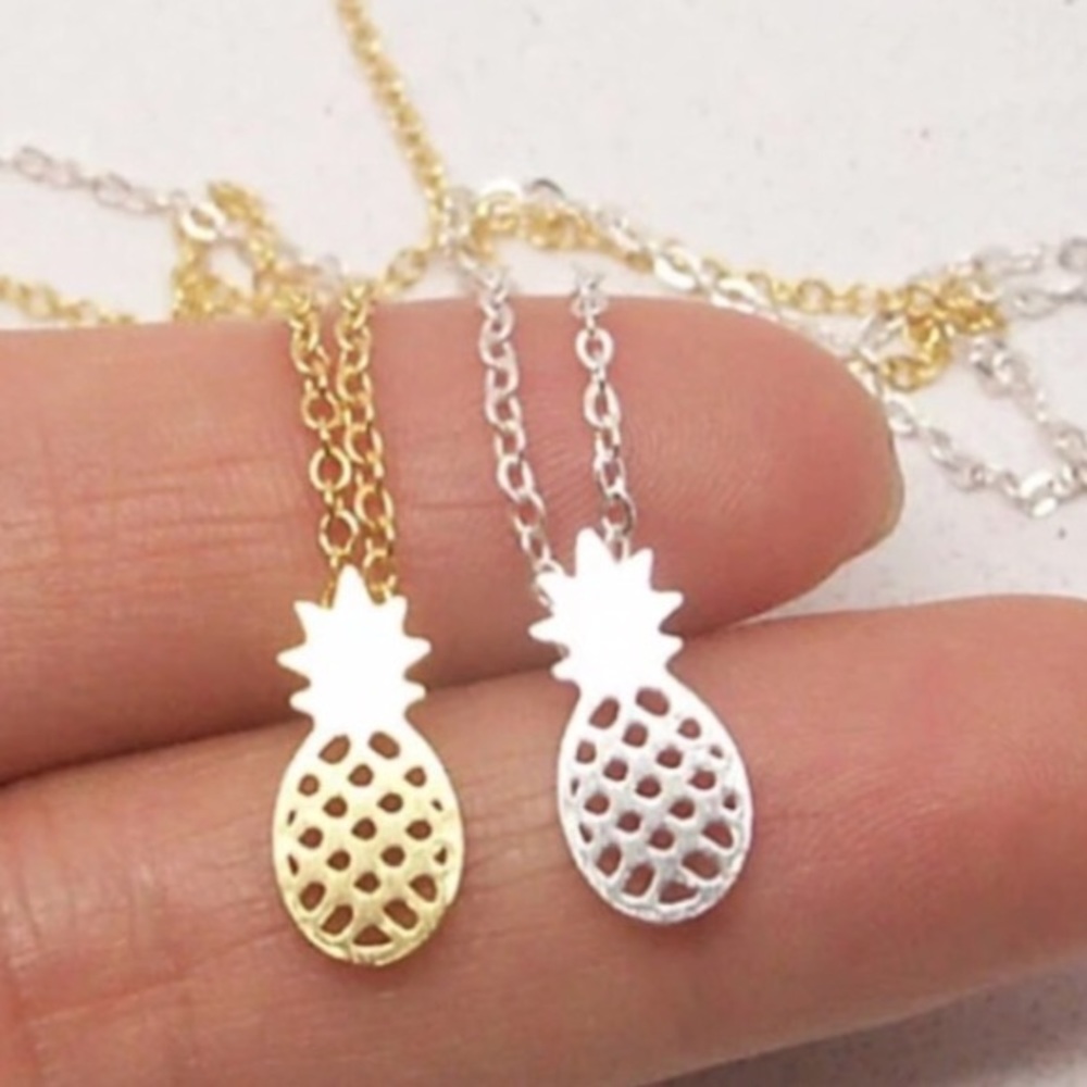 ✨Pineapple necklace✨