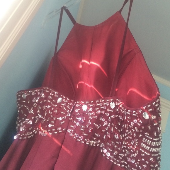 PROM/FORMAL/HOMECOMING DRESS - Picture 2 of 4