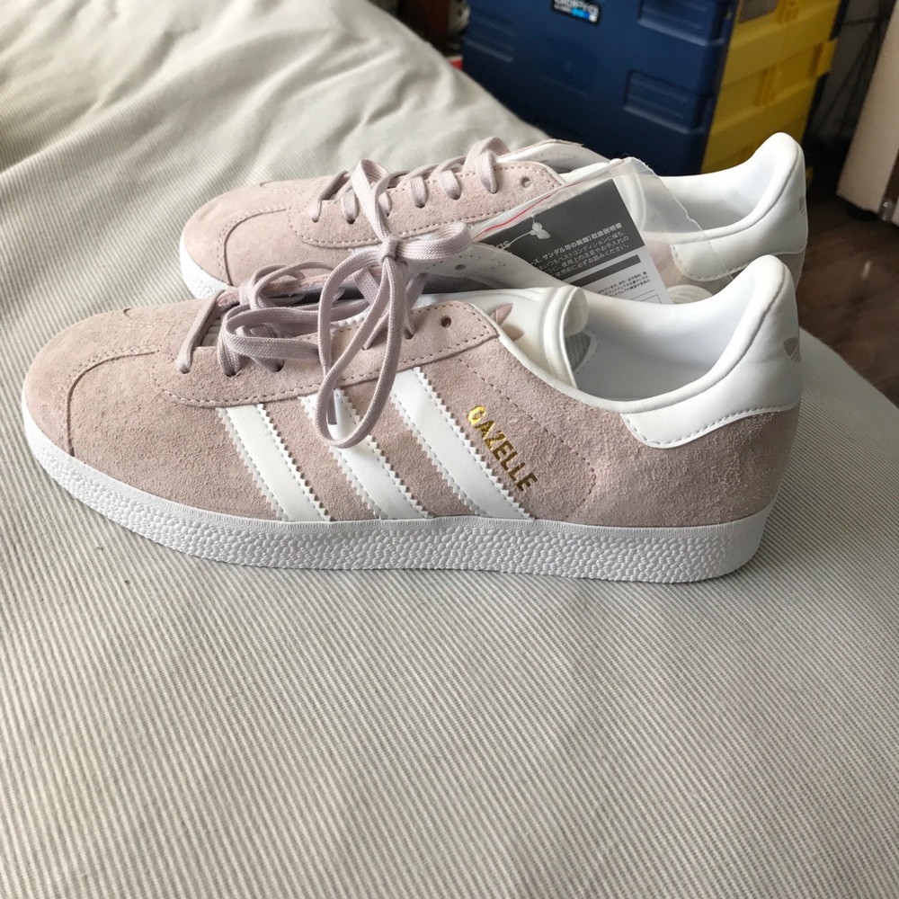 Adidas Gazelle sz 7 bnwt.