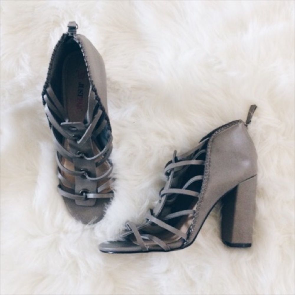 JustFab Diyva