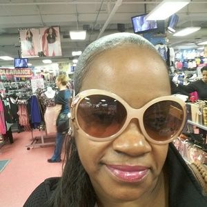 Meet your Posher, Fatima