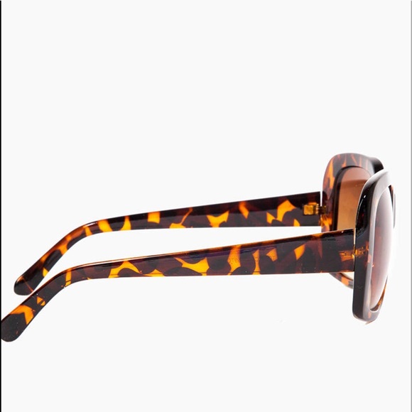 🆕🛍NWT Square oversized tortoise sunglasses - Picture 2 of 3