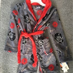 Size 8 bnwt star wars robe